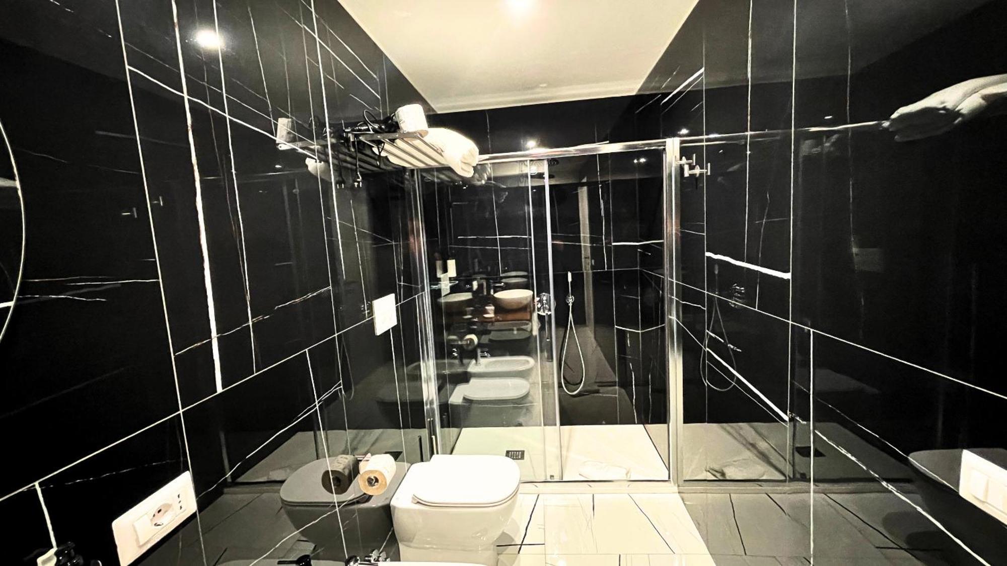 Hotel Palazzo Goyze à Naples Chambre photo