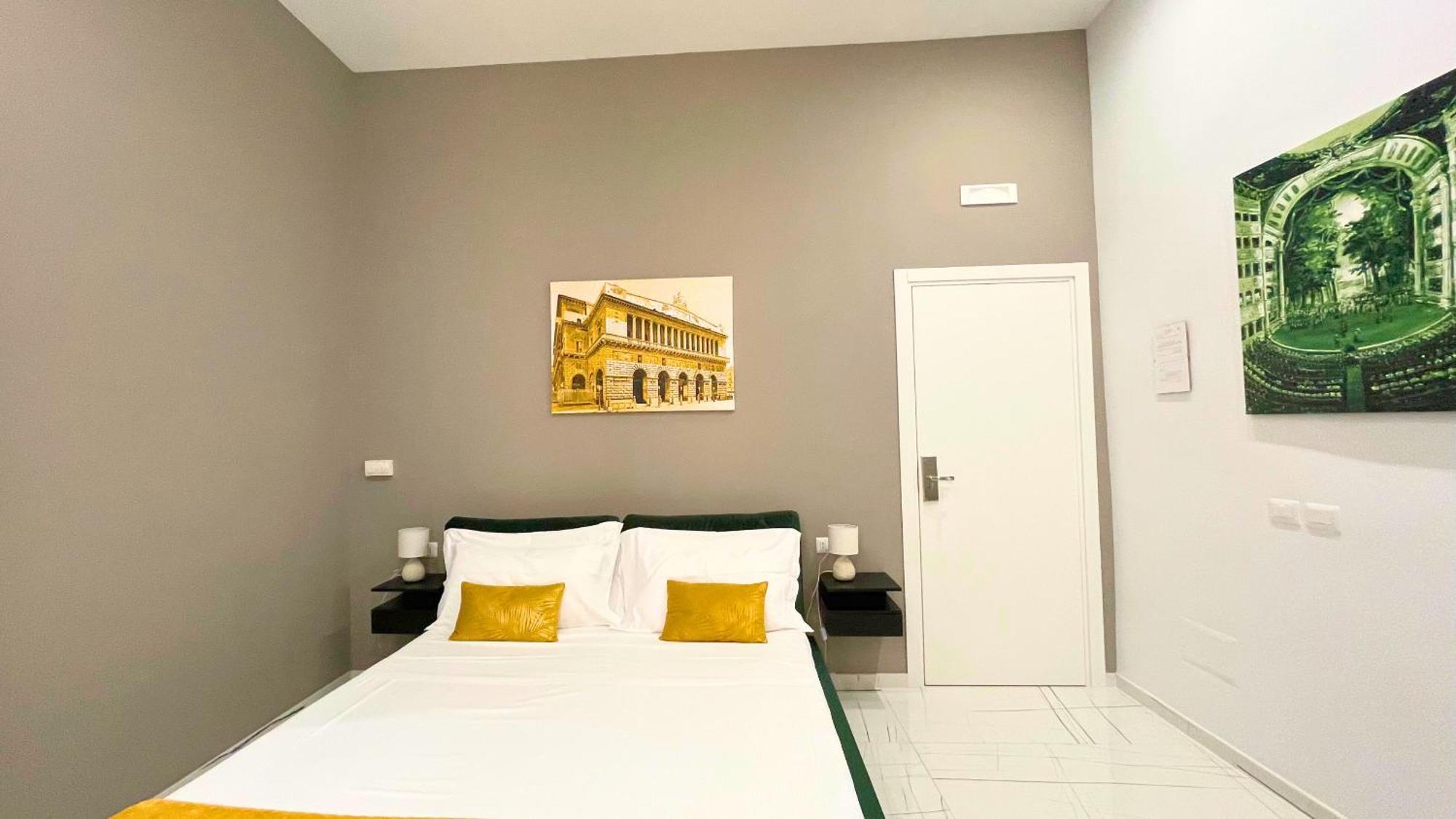 Hotel Palazzo Goyze à Naples Chambre photo