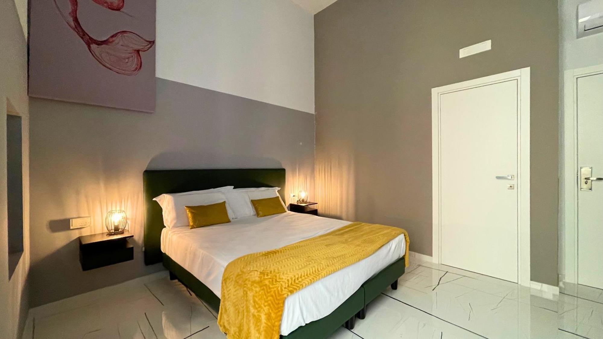 Hotel Palazzo Goyze à Naples Extérieur photo